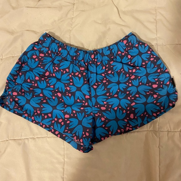 PATAGONIA- blue and pink bright floral print shorts - Picture 1 of 3